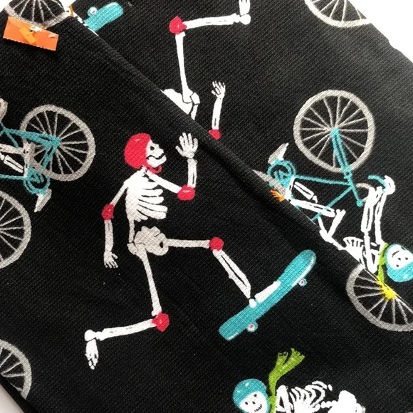 2pc Halloween Towel Set - Picture 2 of 4